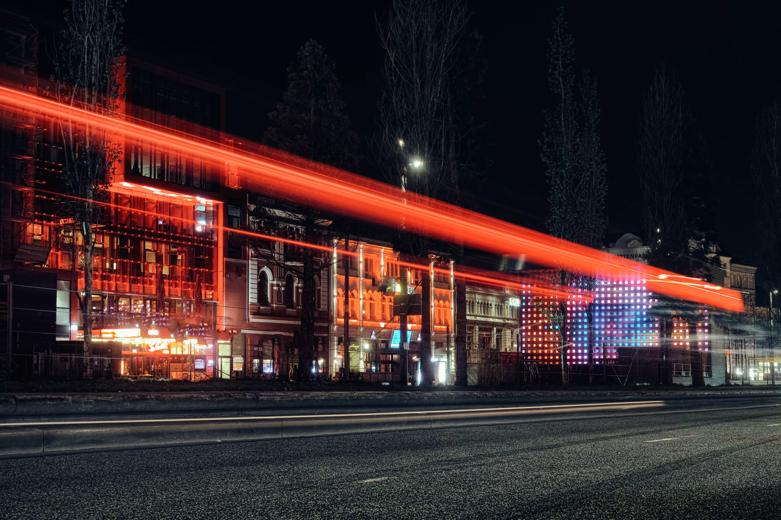 Hamburg st. pauli reeperbahn Straten en gebouwen bij nacht belichting Europa feest verkeer rood dansen